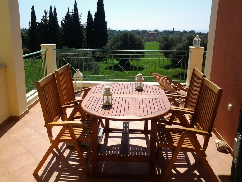 Villa Elaionas 1