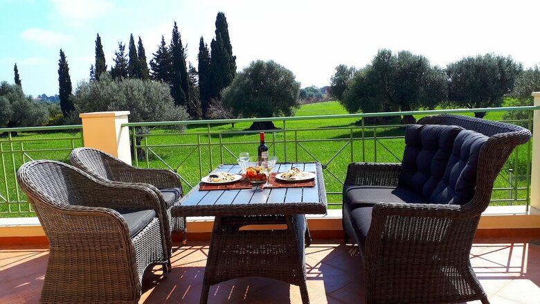 Villa Elaionas 1