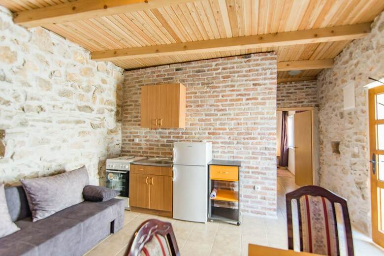 House Mirta 2