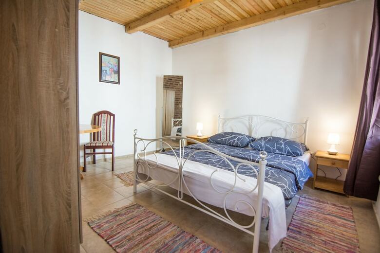 House Mirta 2