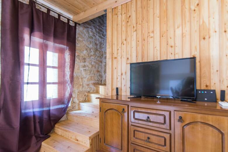 House Mirta 2