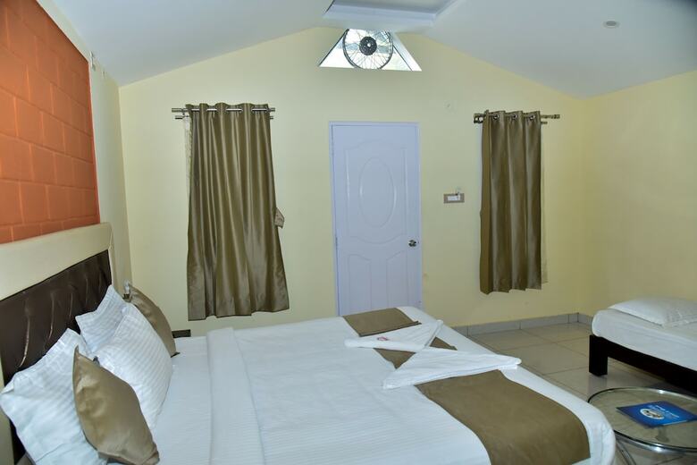 Hotel Hoysala Resort