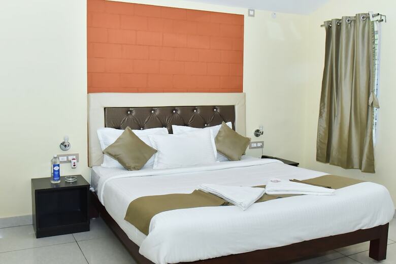 Hotel Hoysala Resort