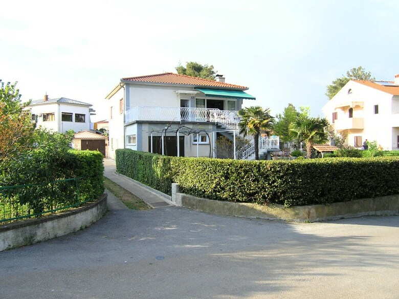 Apartment Leo