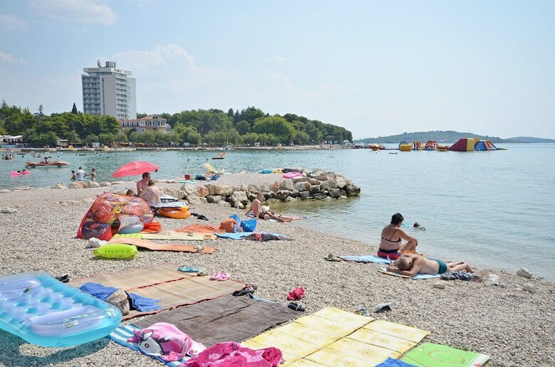 Apartments And Rooms On The Beach