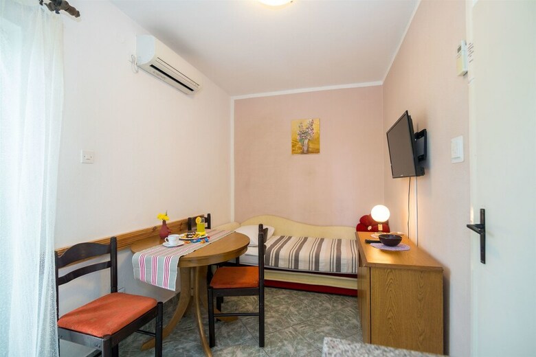 Apartments Na?a
