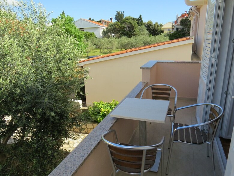 Apartment And Rooms Amenka