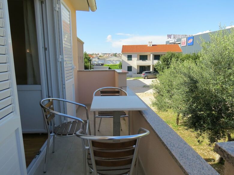Apartment And Rooms Amenka