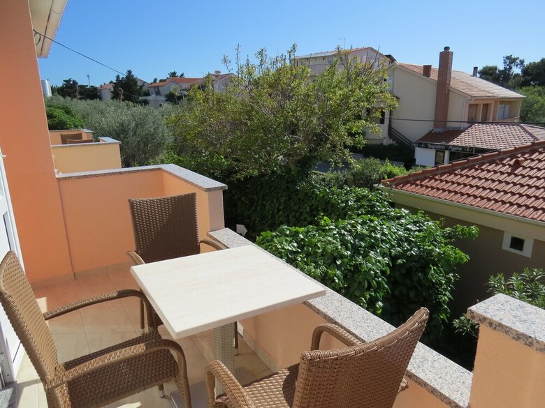Apartment And Rooms Amenka