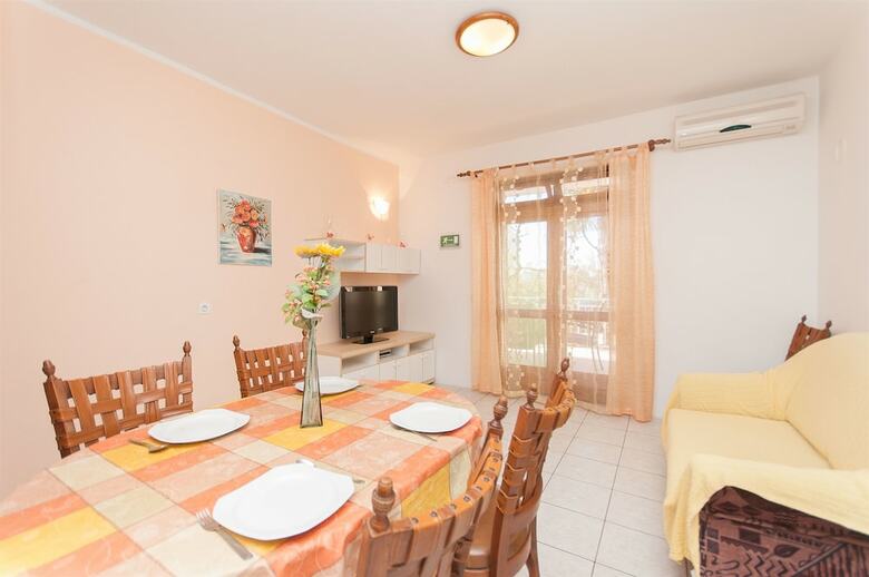 Apartments Ivica