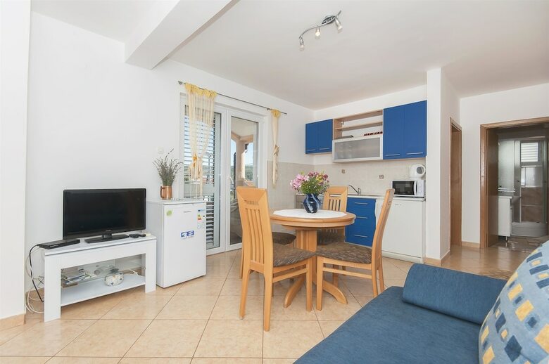 Apartments Ema