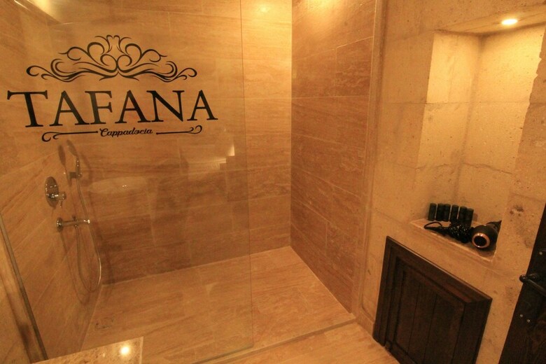 Hotel Tafana Cave & Stone Lodge