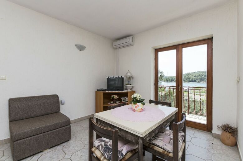 Apartments Davor