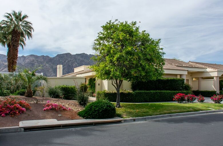 Alcatraz Pga West Stadium Three-bedroom Condo