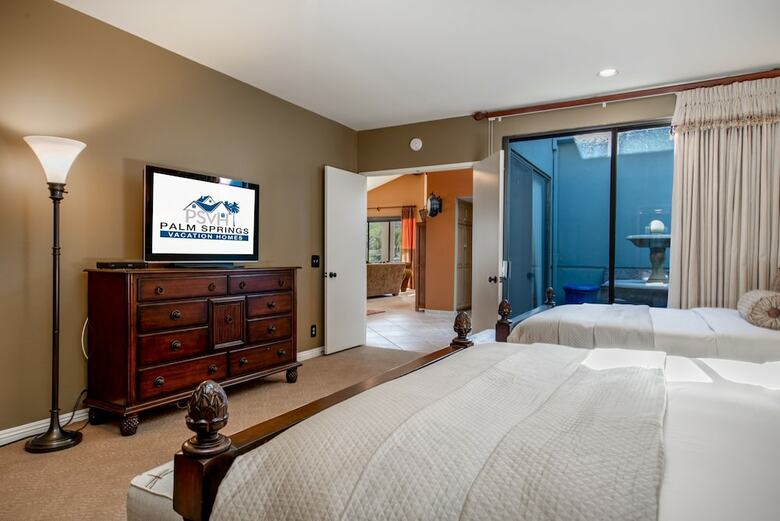 Alcatraz Pga West Stadium Three-bedroom Condo