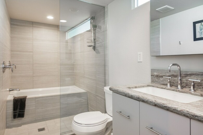 Ps Modern Pool Jewel Three Bedroom House