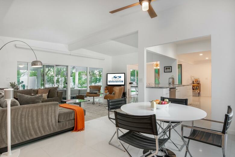 Ps Modern Pool Jewel Three Bedroom House