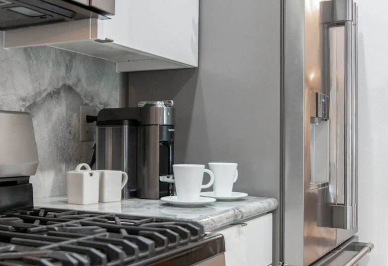 Ps Modern Pool Jewel Three Bedroom House