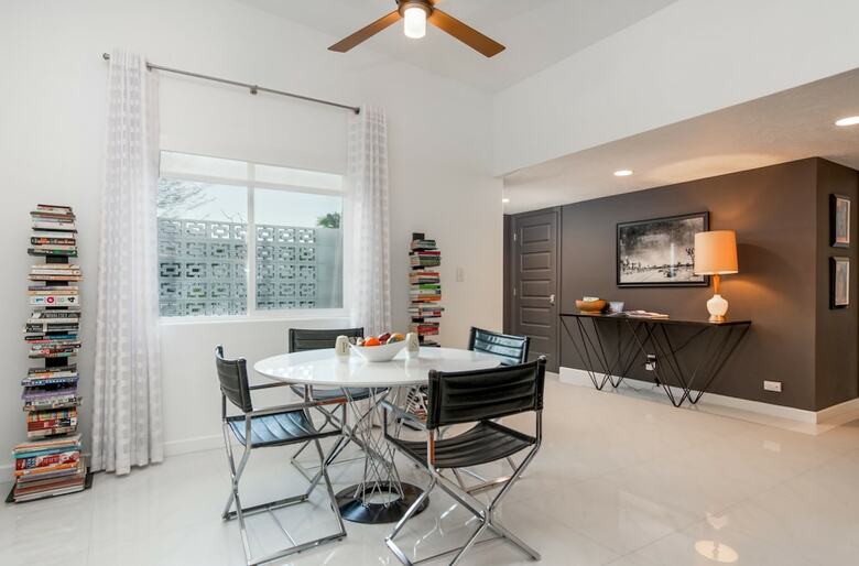 Ps Modern Pool Jewel Three Bedroom House
