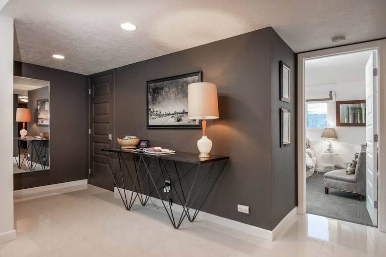 Ps Modern Pool Jewel Three Bedroom House