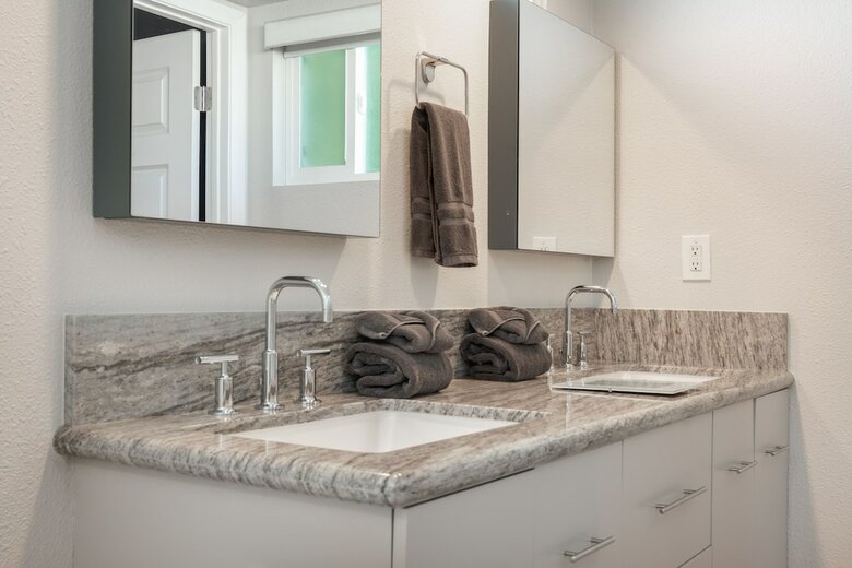 Ps Modern Pool Jewel Three Bedroom House
