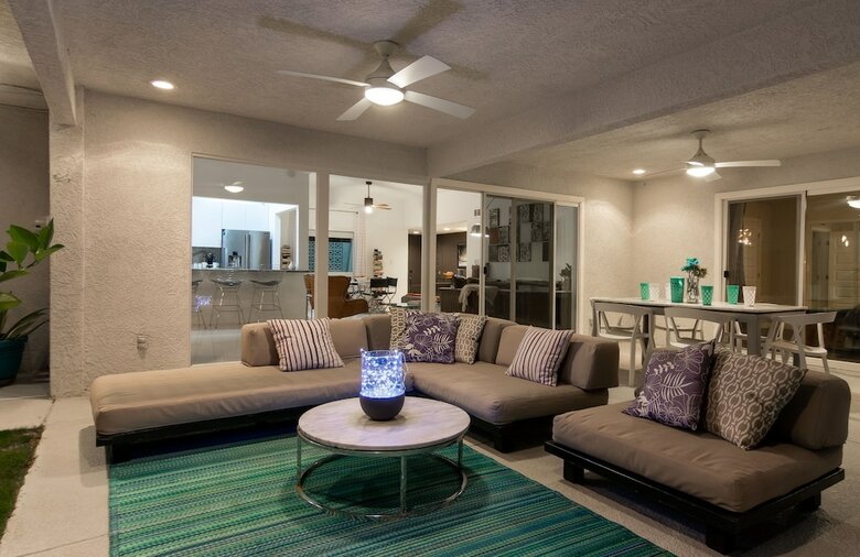 Ps Modern Pool Jewel Three Bedroom House