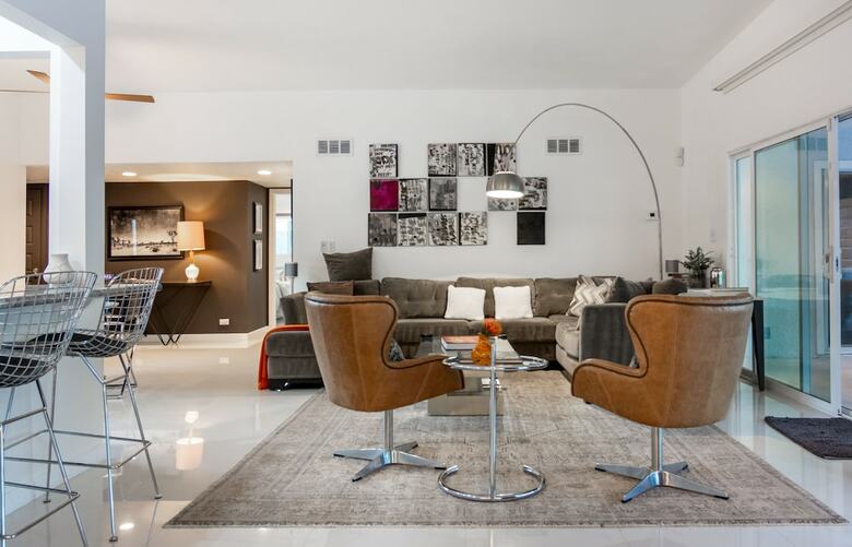 Ps Modern Pool Jewel Three Bedroom House