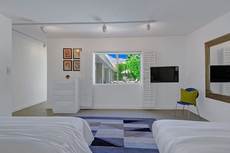 Alexander Social House Five Bedroom House