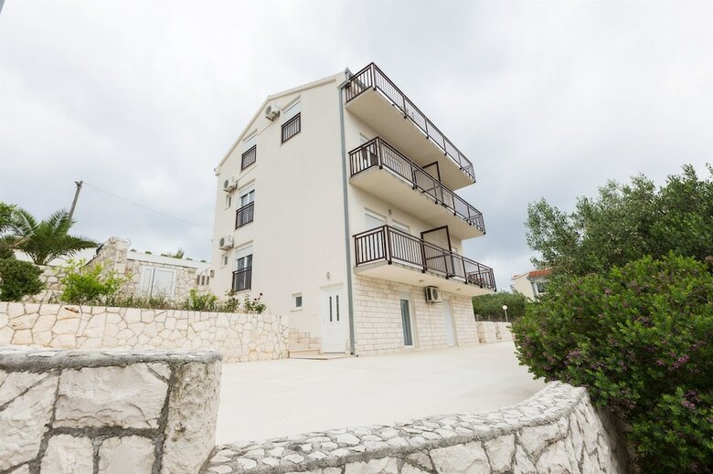 Apartments Nikola
