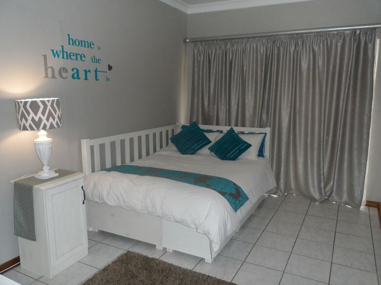 Hotel A Cherry Lane Self Catering And B&B