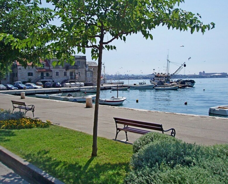Apartments Mladen