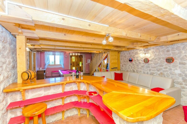 Apartamentos House Sre?ko