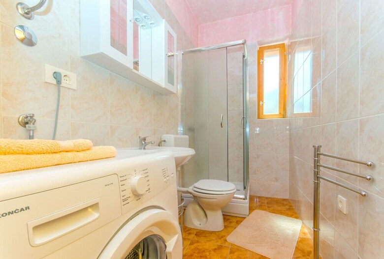 Apartamentos House Sre?ko