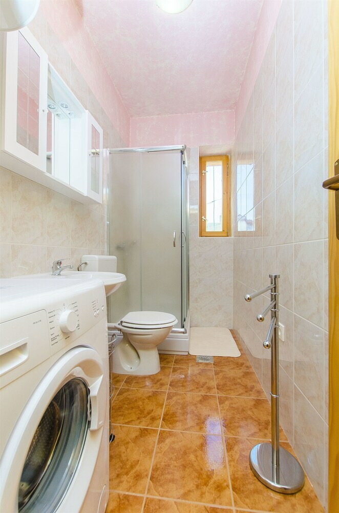 Apartamentos House Sre?ko