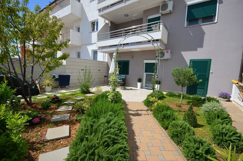 Apartments Divna