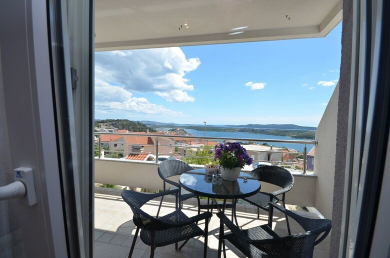 Apartments Divna