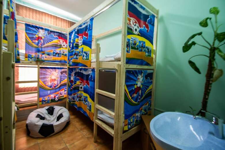 Hostal Hostel Champion