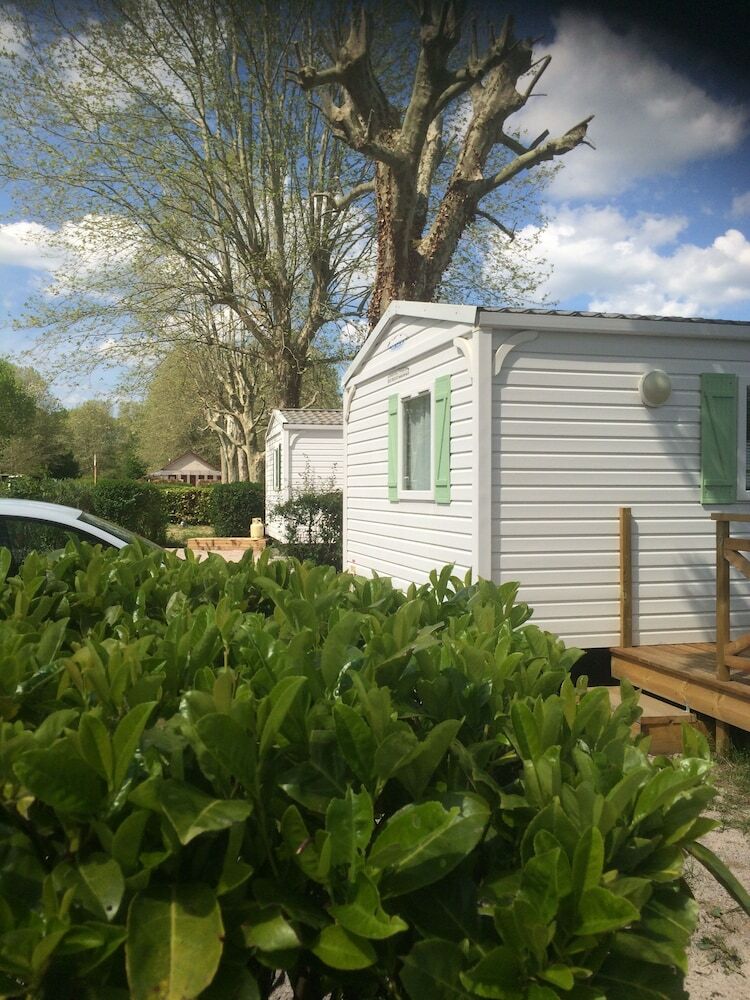 Camping Des Ni�res