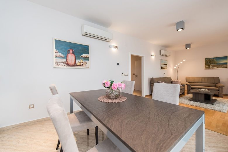 Apartments Dyana