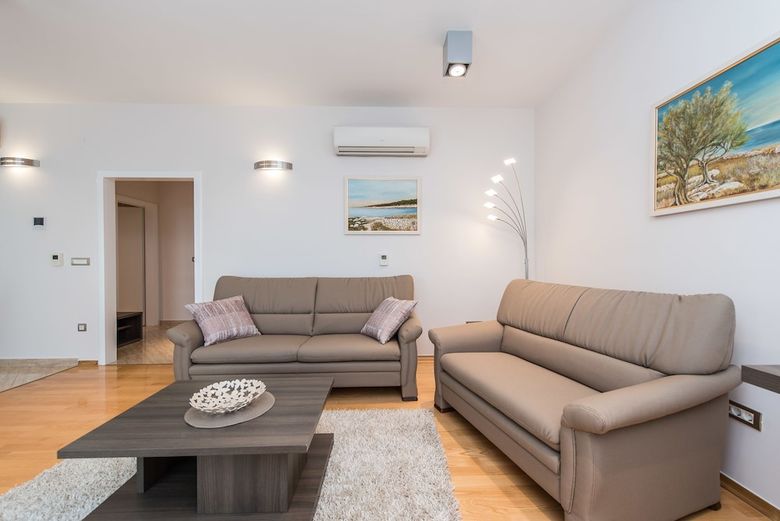 Apartments Dyana