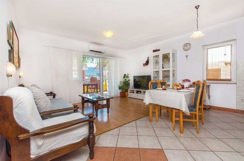 Apartments And Rooms Anita