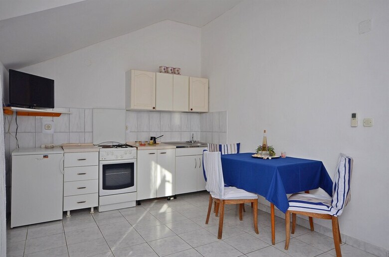 Apartments And Rooms Meri