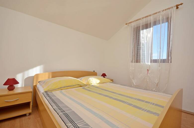 Apartments And Rooms Meri