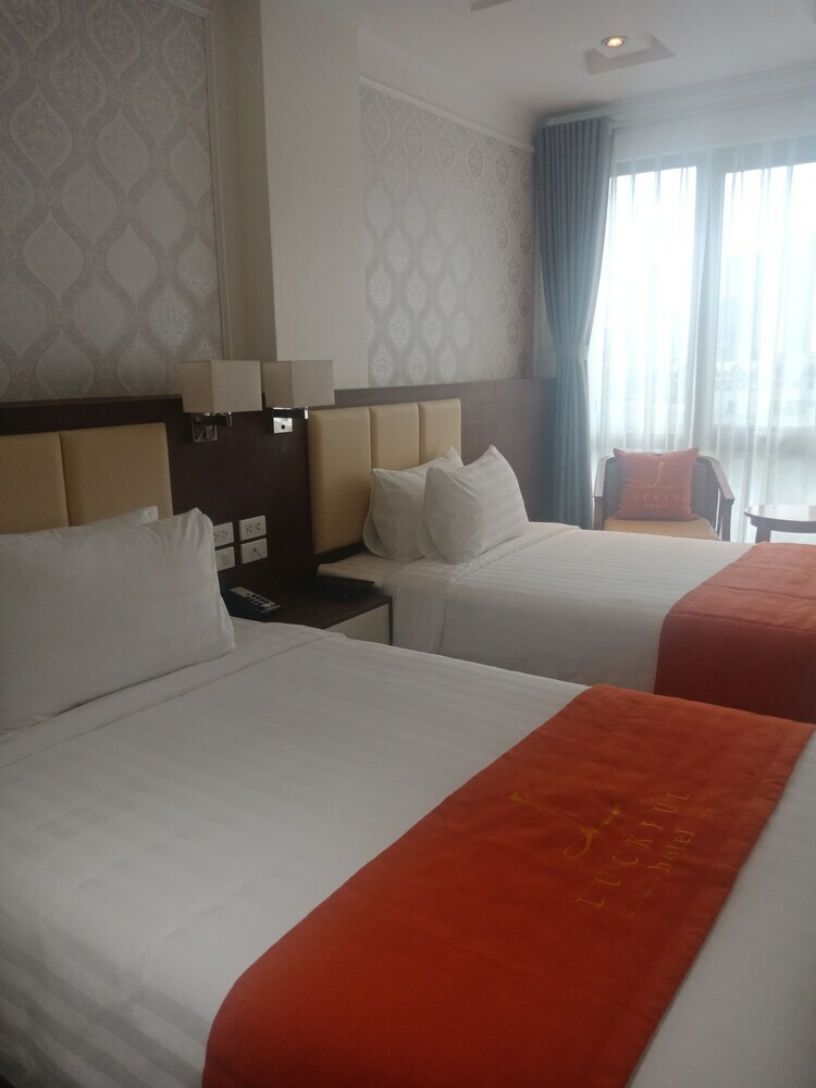 Luckful Hotel