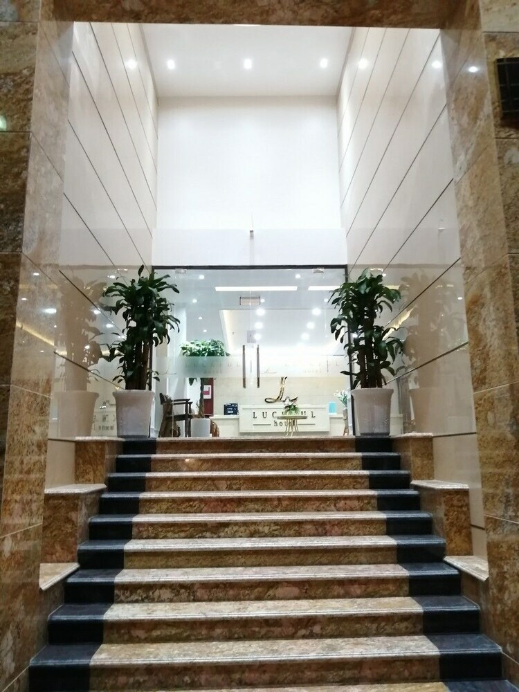 Luckful Hotel