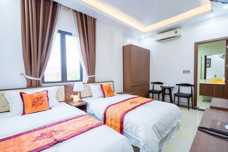 Dinh Gia Hotel