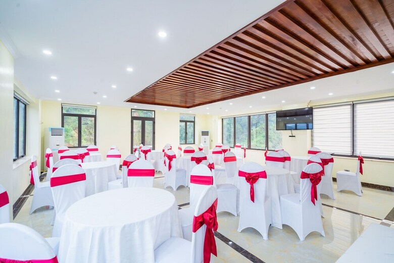 Dinh Gia Hotel
