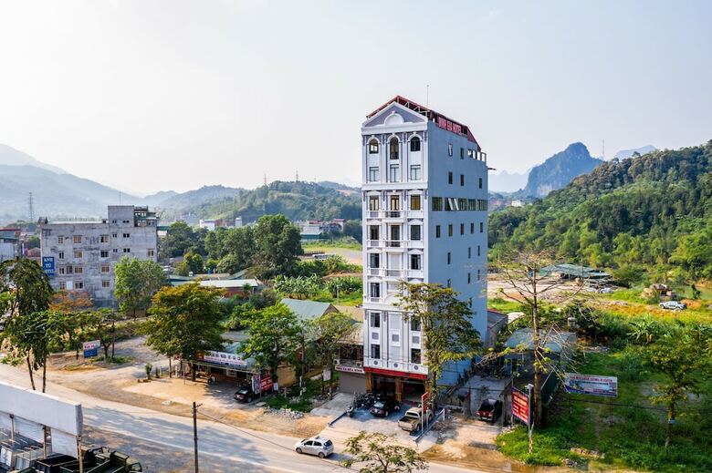 Dinh Gia Hotel