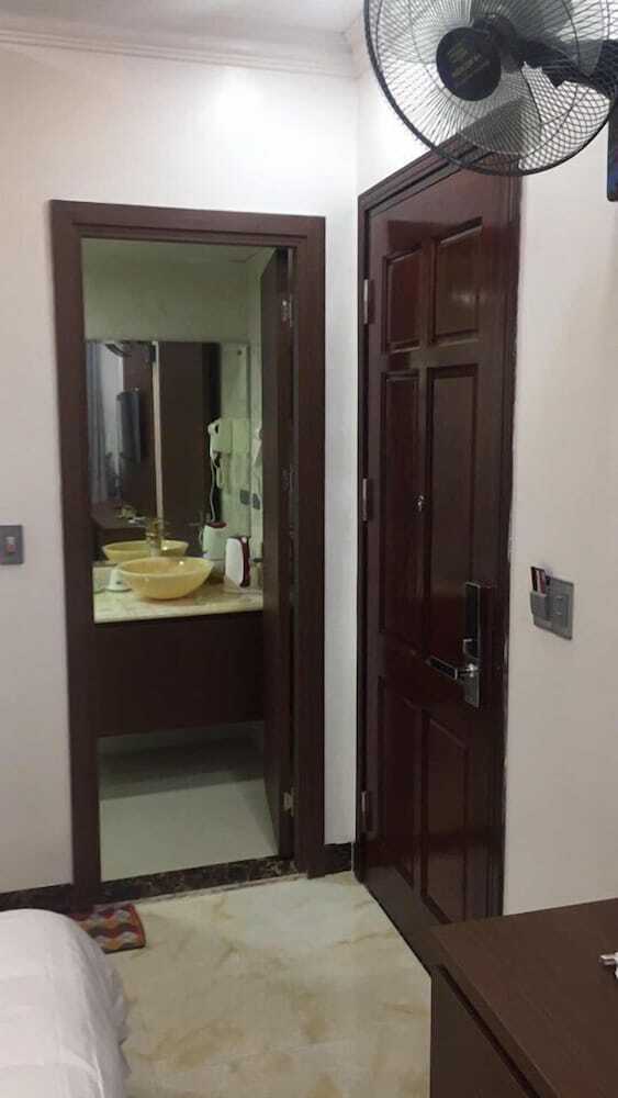 Dinh Gia Hotel