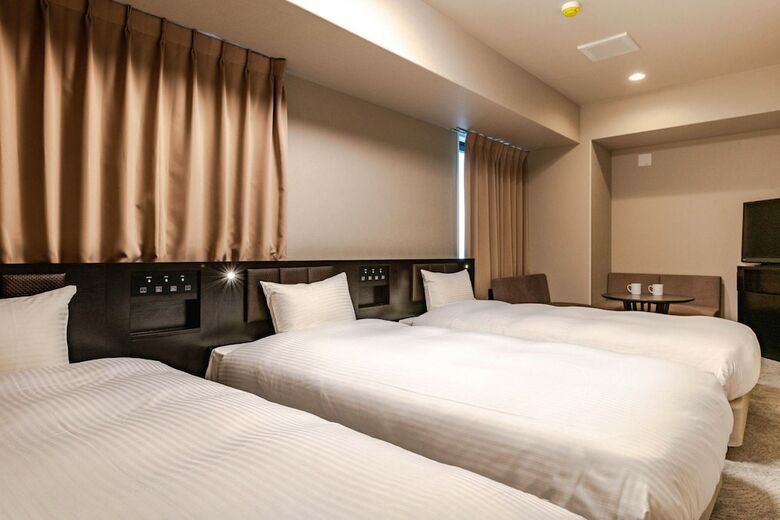 Hotel Wbf Shin-osaka Sky Tower